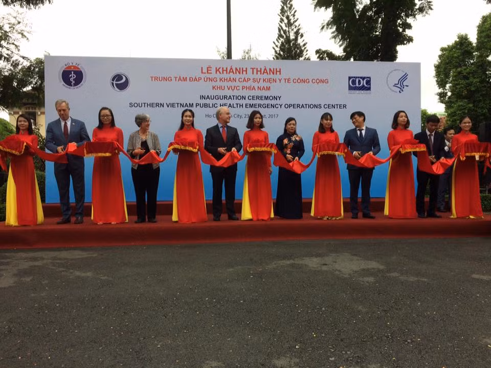 Le Centre d'opérations d'urgence de la santé publique du Sud inauguré à HCM-Ville ảnh 1