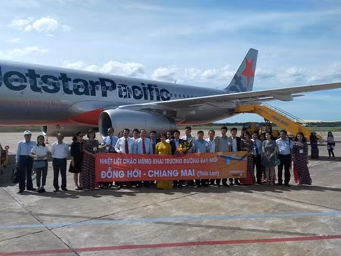 Jetstar Pacific inaugure une nouvelle ligne reliant Dong Hoi et Chiang Mai ảnh 1