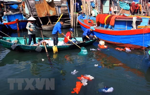 Promouvoir les initiatives communautaires pour réduire les déchets plastiques ảnh 1