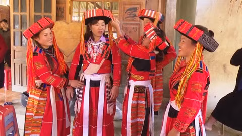 Les femmes Pà Then préservent le tissage traditionnel ảnh 2