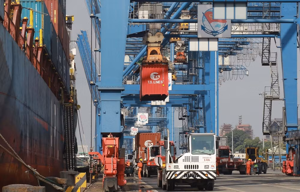 Le Vietnam s’emploie à promouvoir la reprise et le développement post-Covid-19 ảnh 1