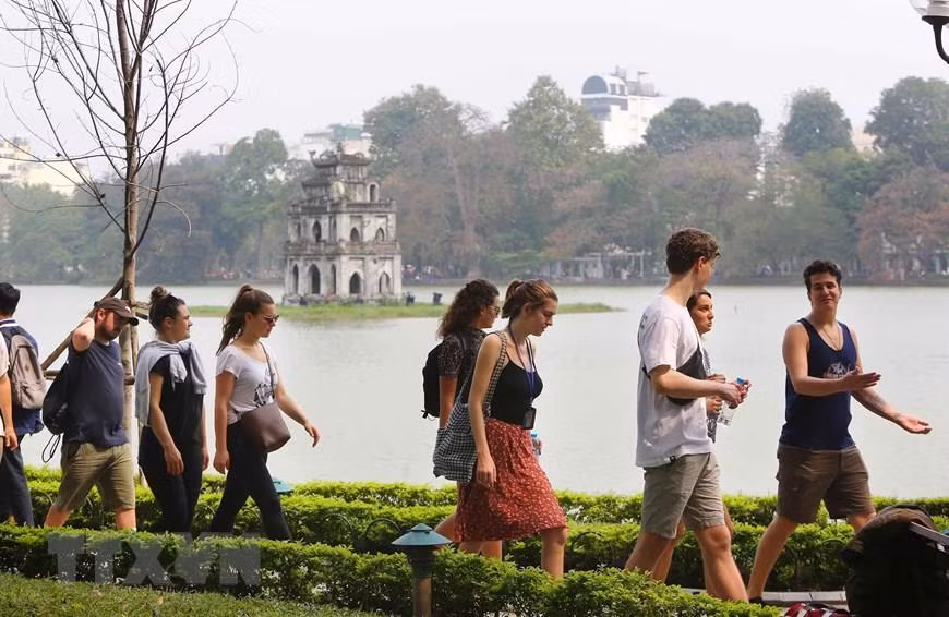 Le nombre de touristes étrangers à Hanoï en hausse de 10,8% en octobre ảnh 1
