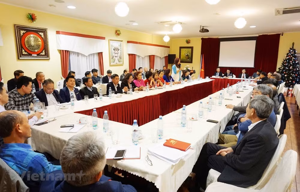 Des Vietnamiens en République tchèque célèbrent le 70e anniversaire des relations bilatérales ảnh 1