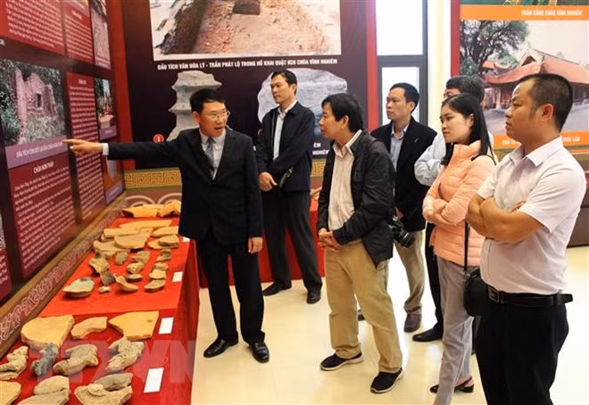 Inauguration de l'exposition sur la secte bouddhiste Zen Truc Lam ảnh 1 Inauguration de l'exposition sur la secte bouddhiste Zen Truc Lam ảnh 1