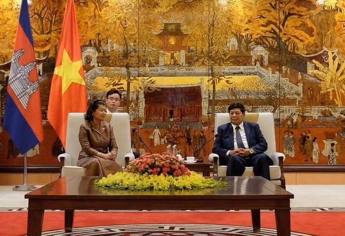 Renforcement de la coopération entre Hanoï et Phnom Penh ảnh 1