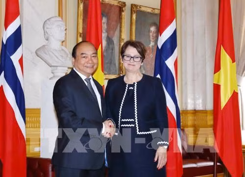 Entrevue entre le PM Nguyen Xuan Phuc et la présidente du Parlement norvégien ảnh 1
