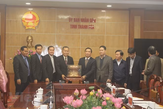 La délégation de l'Agence de presse laotienne se rend dans la province de Thanh Hoa ảnh 1