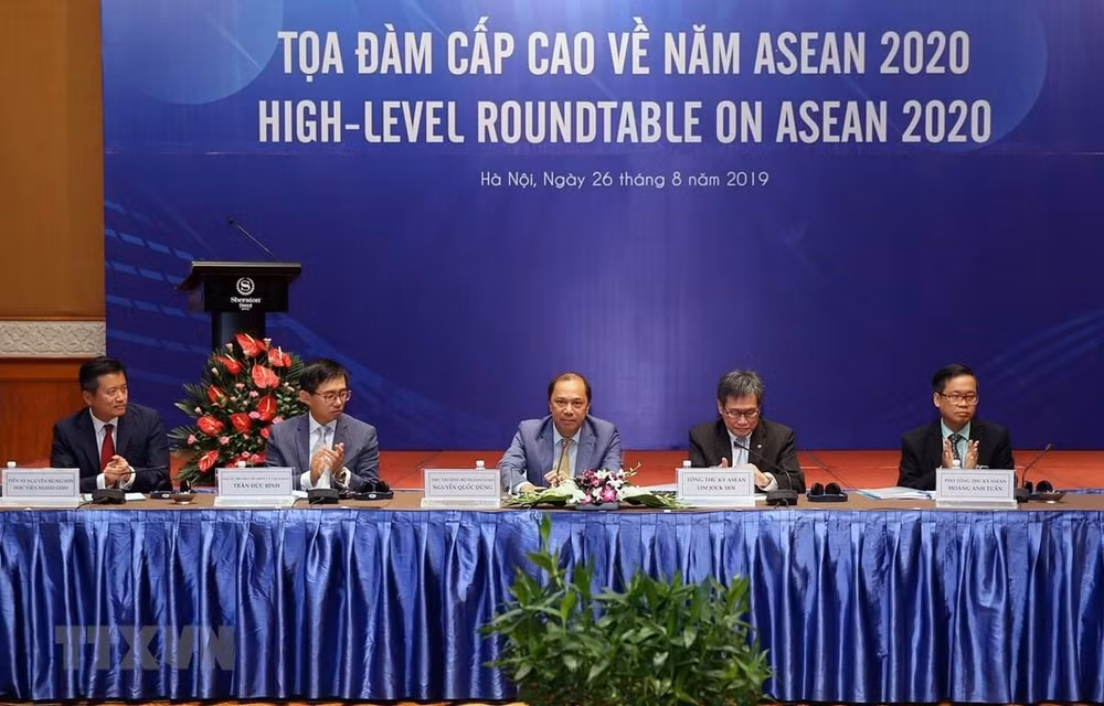Table ronde sur la présidence de l’ASEAN du Vietnam en 2020 ảnh 1
