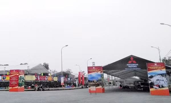 Ouverture de la foire commerciale internationale Vietnam - Chine 2019 à Lào Cai ảnh 1