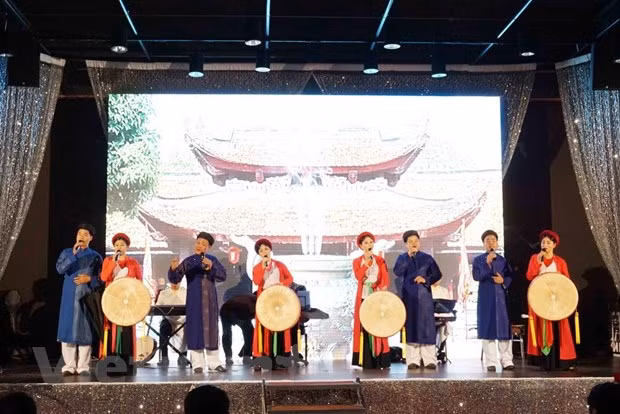 Préservation et valorisation des chants populaires Quan ho en République tchèque ảnh 1