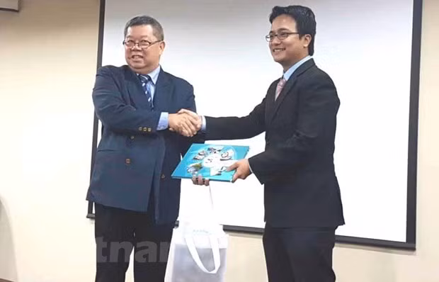 Présentation de la stratégie de développement de l'économie maritime du Vietnam en Malaisie ảnh 1