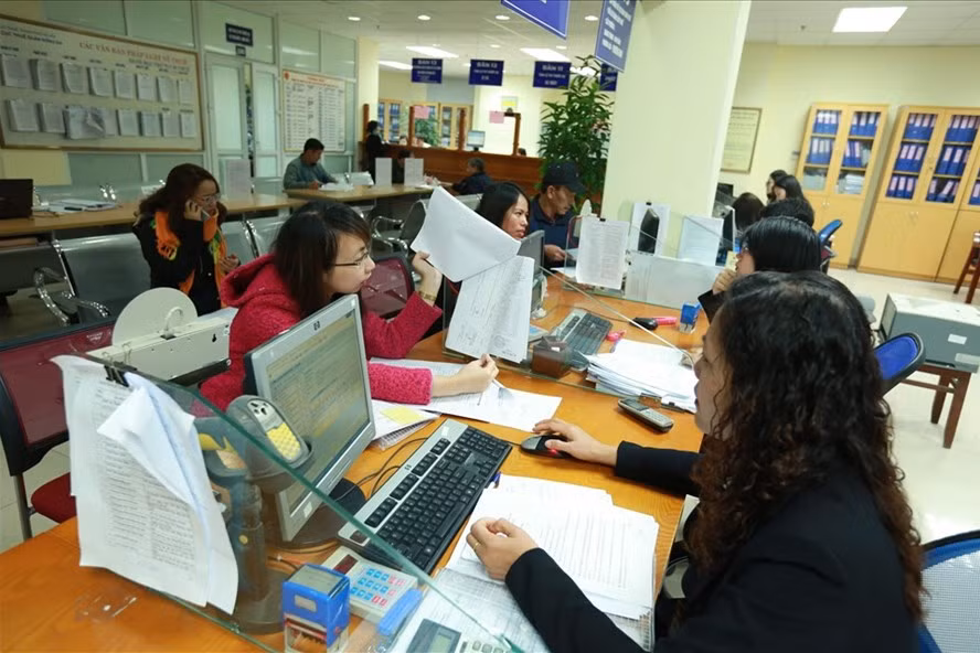Economiser des dizaines de billions de dongs grâce à la réforme administrative ảnh 1
