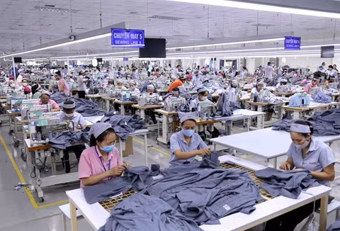 Thanh Hoa lutte efficacement contre l'épidémie dans ses zones industrielles ảnh 2