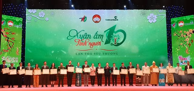 Têt: près de 39 milliards de dongs collectés en faveur des démunis de Hai Duong ảnh 1