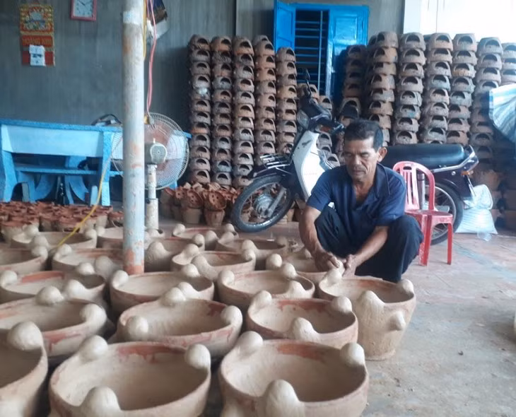 Le village de poterie de Binh Duc ảnh 1