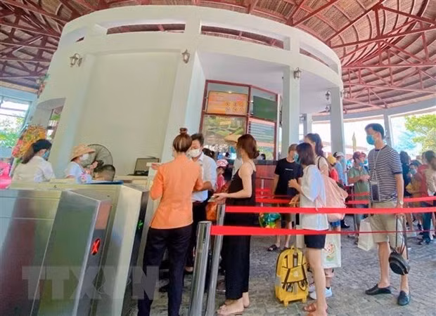 Tourisme : Da Nang annonce 17 opérateurs de services éligibles pour la réouverture pilote ảnh 1
