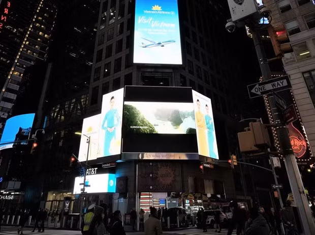Vietnam Airlines promeut des images sur le Vietnam à la place Times Square aux Etats-Unis ảnh 1