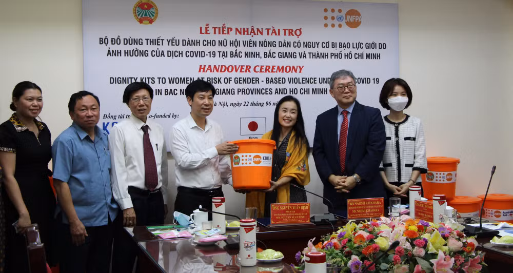 Le FNUAP offre une assistance aux femmes et filles vietnamiennes dans des foyers épidémiques ảnh 1