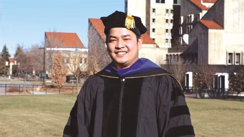 Il veut contribuer à la formation des jeunes scientifiques vietnamiens ảnh 1