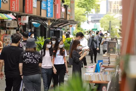 Hô Chi Minh-Ville : la rue des livres reprend ses activités ảnh 1