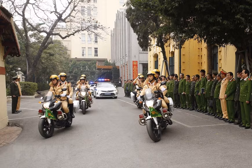 La police de Hanoi met en œuvre des plans pour assurer la sécurité du congrès du Parti ảnh 1