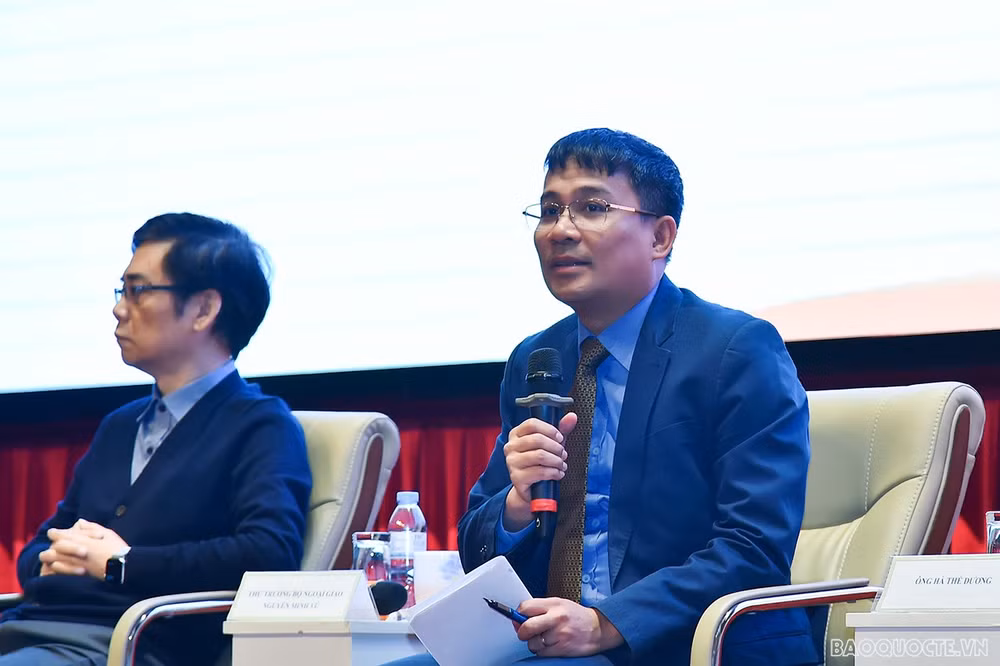 Un échange de vue entre les chefs des représentations vietnamiennes à l'étranger et des entreprises ảnh 2