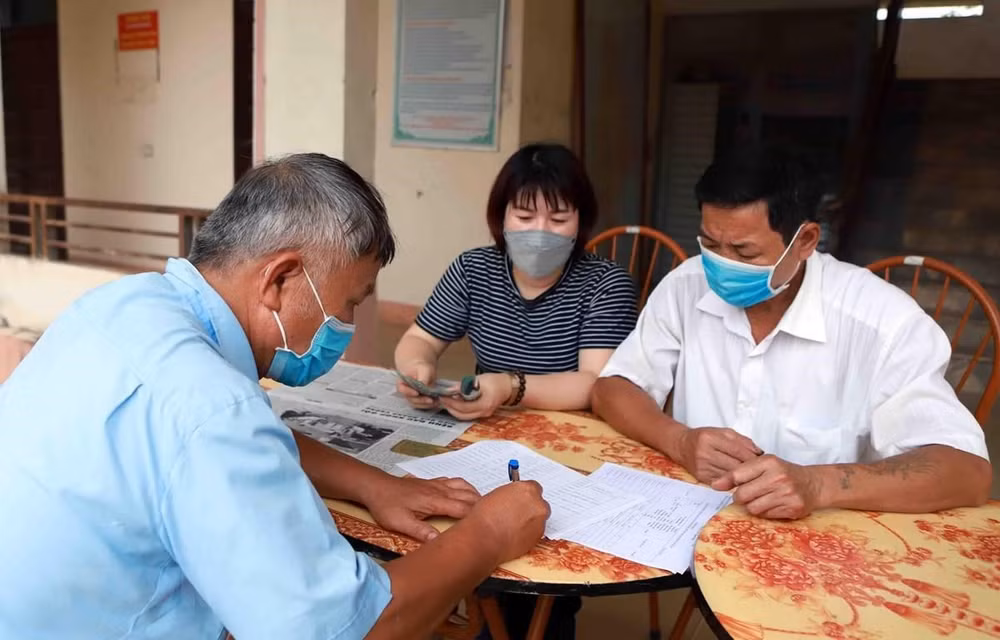 Des employés et employeurs accèdent à un programme de soutien de 1,13 milliard de dollars ảnh 1