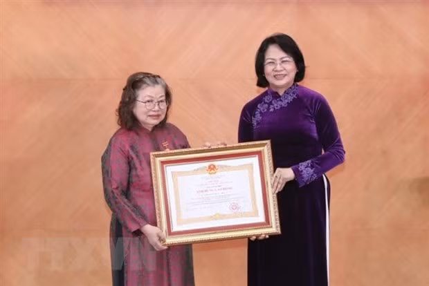 Une chercheuse spécialiste des vaccins à l'honneur ảnh 1