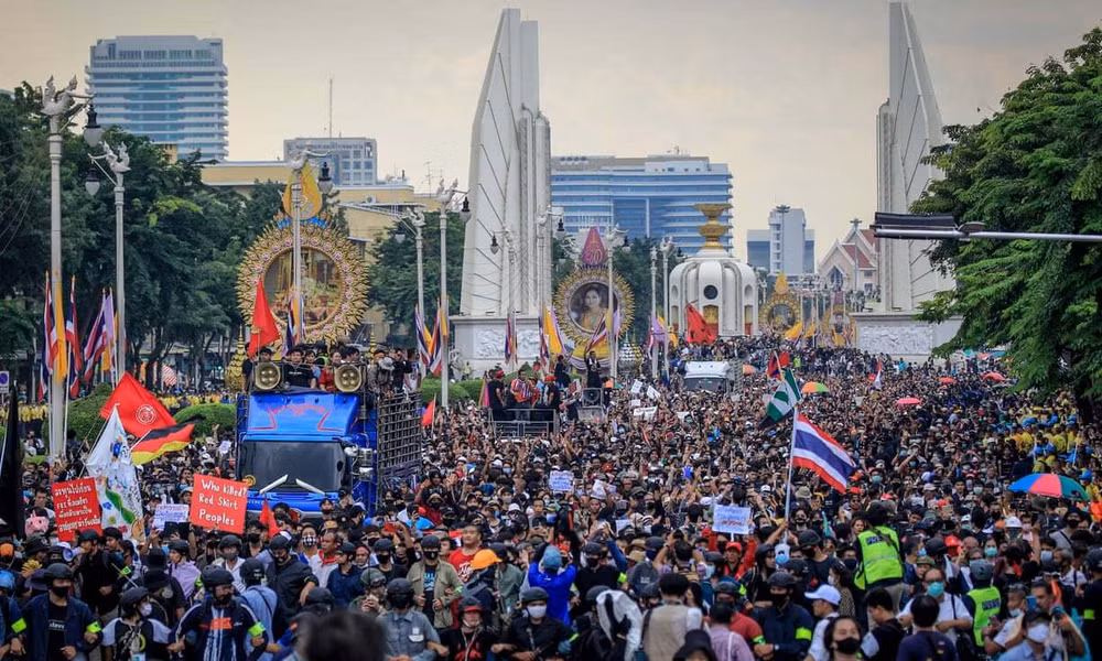 Le Parlement thaïlandais tient une session spéciale sur le conflit politique actuel ảnh 1
