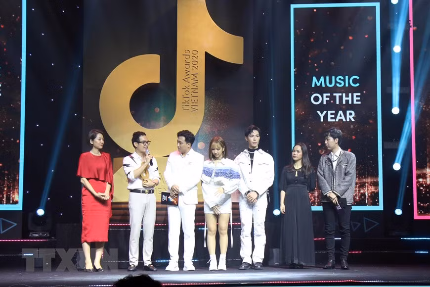 La chaîne anti-fausses nouvelles Factcheckvn remporte le prix TikTok Awards Vietnam 2020 ảnh 3