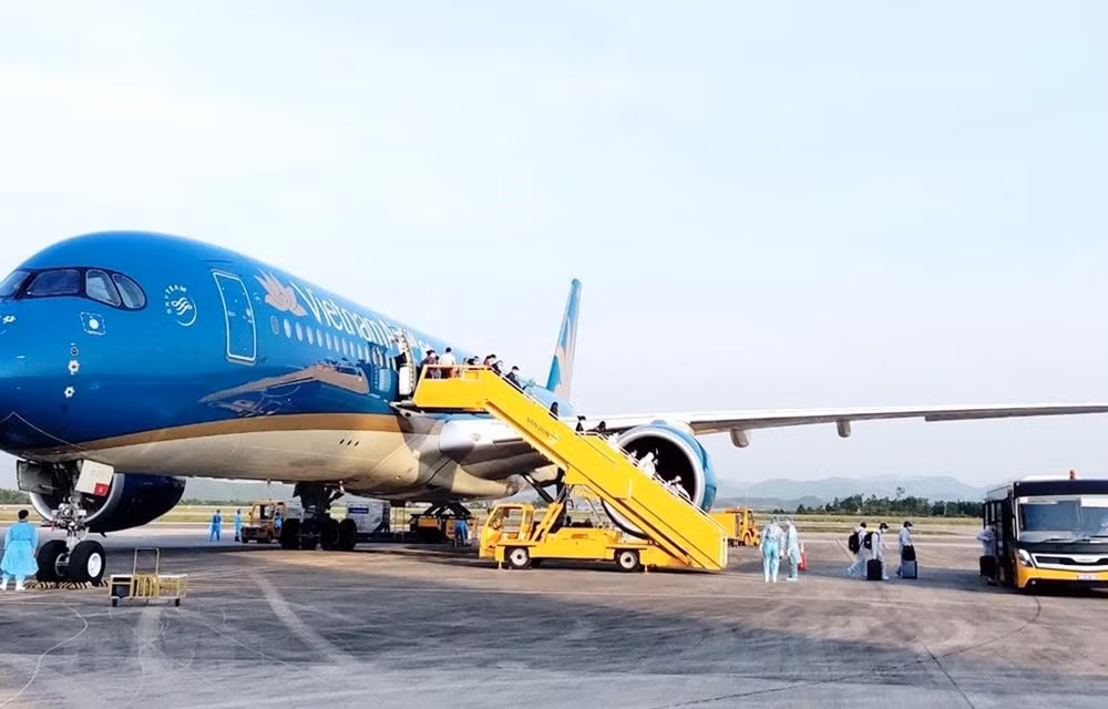 Près de 280 citoyens vietnamiens rapatriés d'Europe, d'Afrique et d'Amérique du Sud ảnh 1