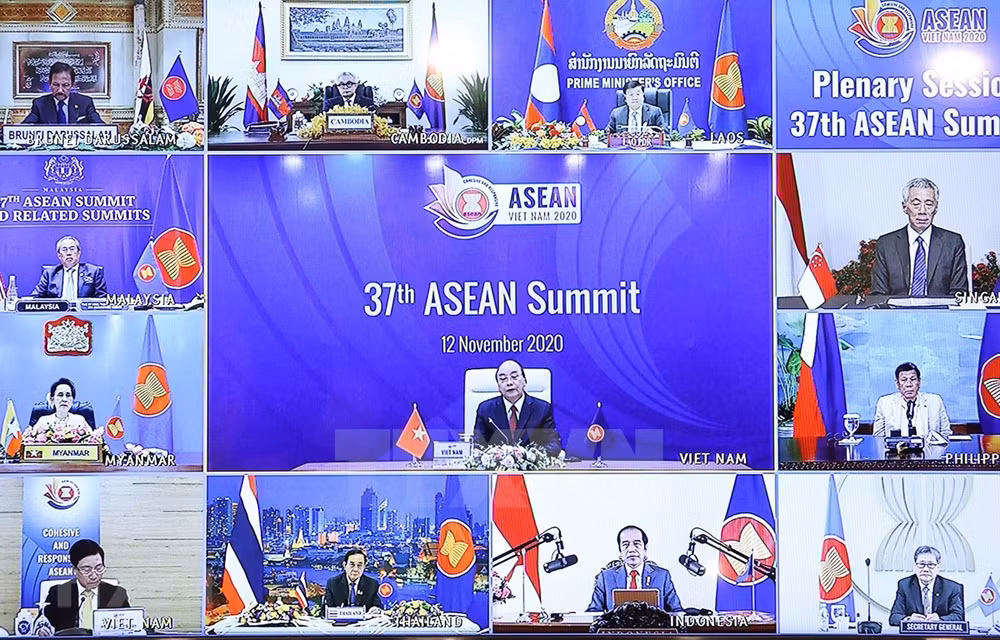 Experte à Singapour: Le Vietnam assume avec brio sa présidence de l'ASEAN ảnh 1