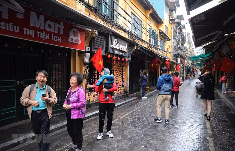 Tet traditionnel : le nombre de touristes à Hanoï en forte fluctuation ảnh 1