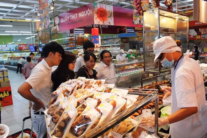 Standard Chartered prévoit une croissance du PIB de 6,7% pour le Vietnam en 2024 ảnh 2