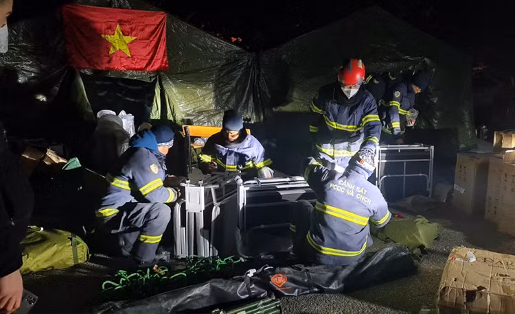 Séisme en Turquie : la course contre la montre des sauveteurs vietnamiens ảnh 1