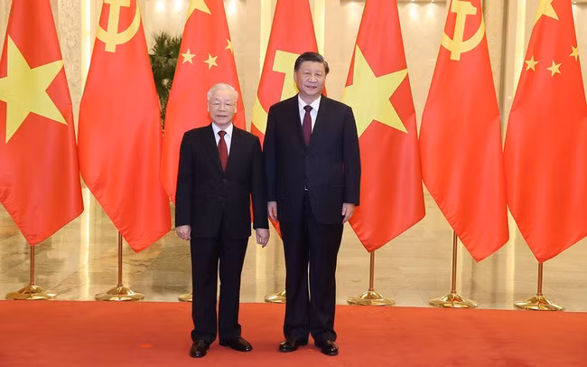 Le secrétaire général et président chinois Xi Jinping remercie le secrétaire général Nguyên Phu Trong ảnh 1