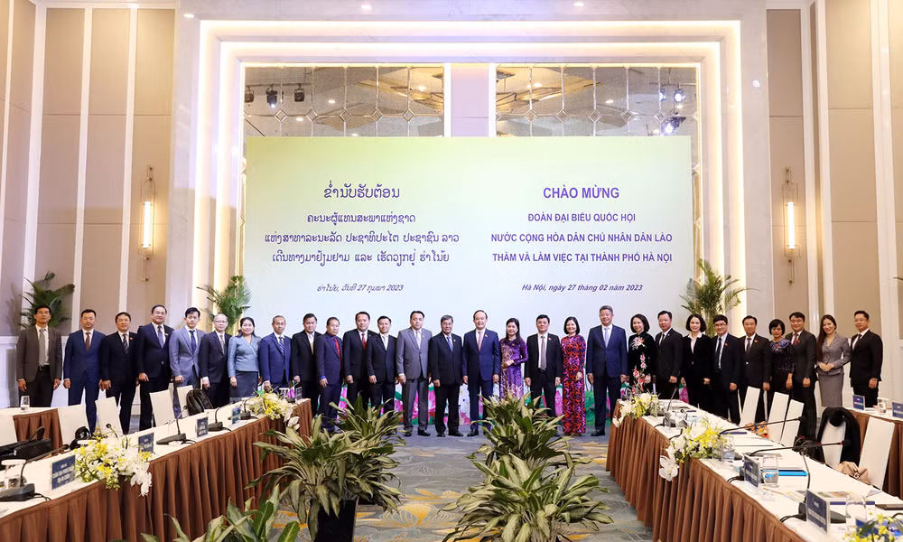 Hanoï partage ses expériences avec des parlementaires lao ảnh 1