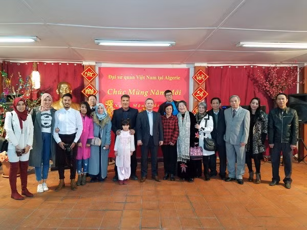 La communauté des Vietnamiens en Algérie fête le Têt traditionnel ảnh 1