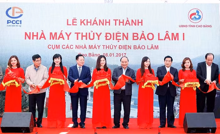 Le Premier ministre Nguyên Xuân Phuc en visite à Cao Bang ảnh 2