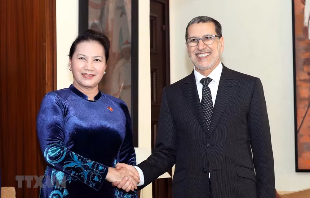 Entrevue entre la présidente de l’AN du Vietnam et le PM du Maroc ảnh 1
