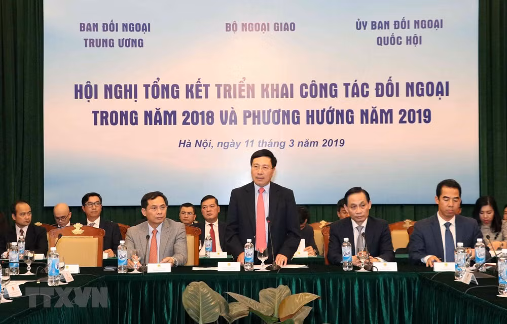 Améliorer l’efficacité des activités diplomatiques en 2019 ảnh 1