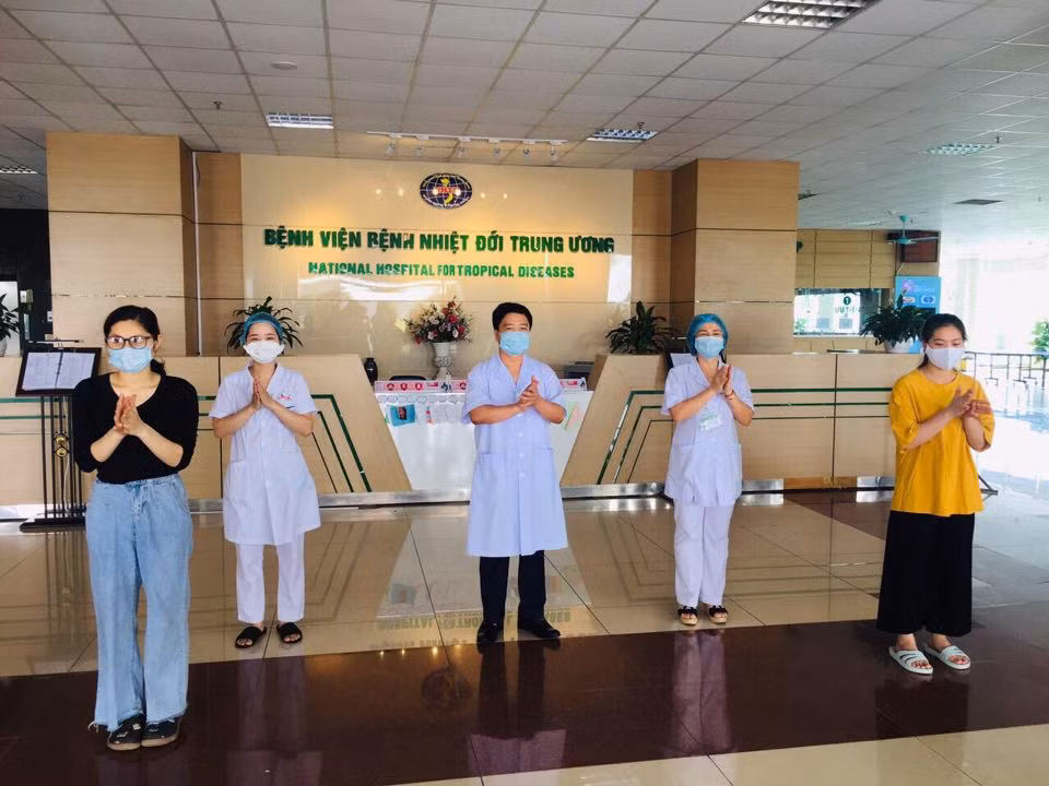 COVID-19 : trois nouveaux patients guéris au Vietnam ảnh 1