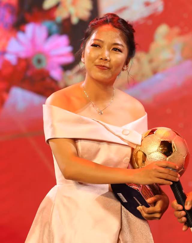 Football : Dô Hung Dung remporte le Ballon d’Or du Vietnam 2019 ảnh 2