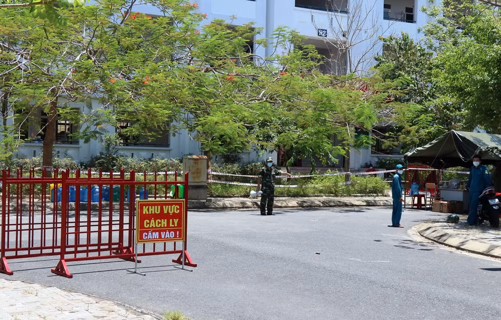 COVID-19: Quang Nam et Hai Duong resserrent le contrôle sanitaire ảnh 1