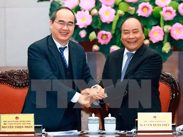 Coordination étroite entre le gouvernement et le Front de la Patrie du Vietnam ảnh 1