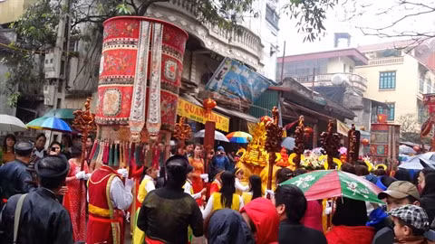 Une fête printanière populaire ảnh 1