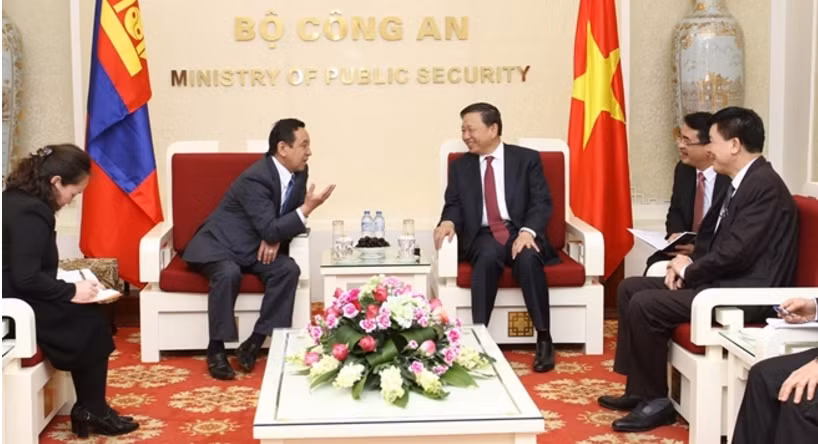 Vietnam-Mongolie: intensification de la coopération entre les organes d'application des lois ảnh 1