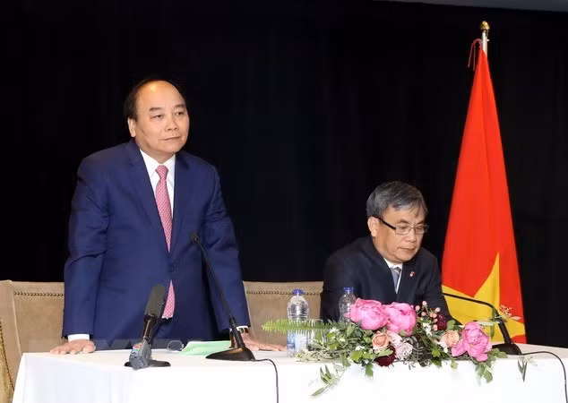 Le PM Nguyên Xuân Phuc rencontre des Vietnamiens résidant au Canada ảnh 1