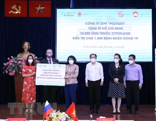 Aide russe des médicaments à Hô Chi Minh-Ville pour le traitement du COVID-19 ảnh 1