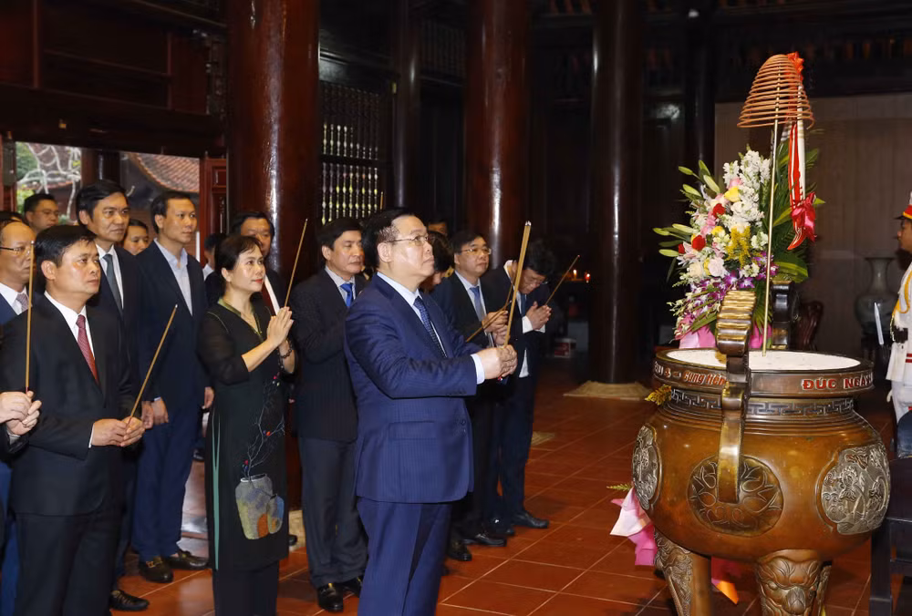 Le président de l’Assemblée nationale en visite de travail à Nghe An ảnh 3
